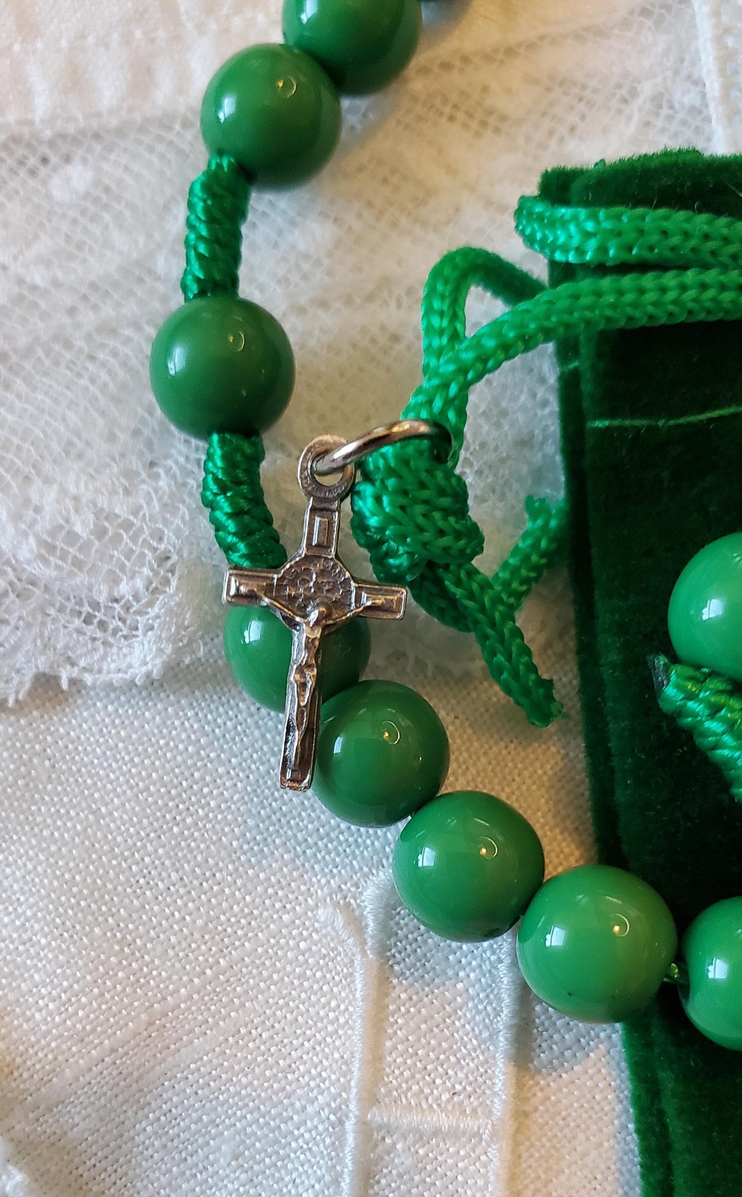 Children's Our Lady of Guadalupe Rosary Gift Set: Catholic First Communion knotted rosary children's prayer card velvet bag with crucifix
