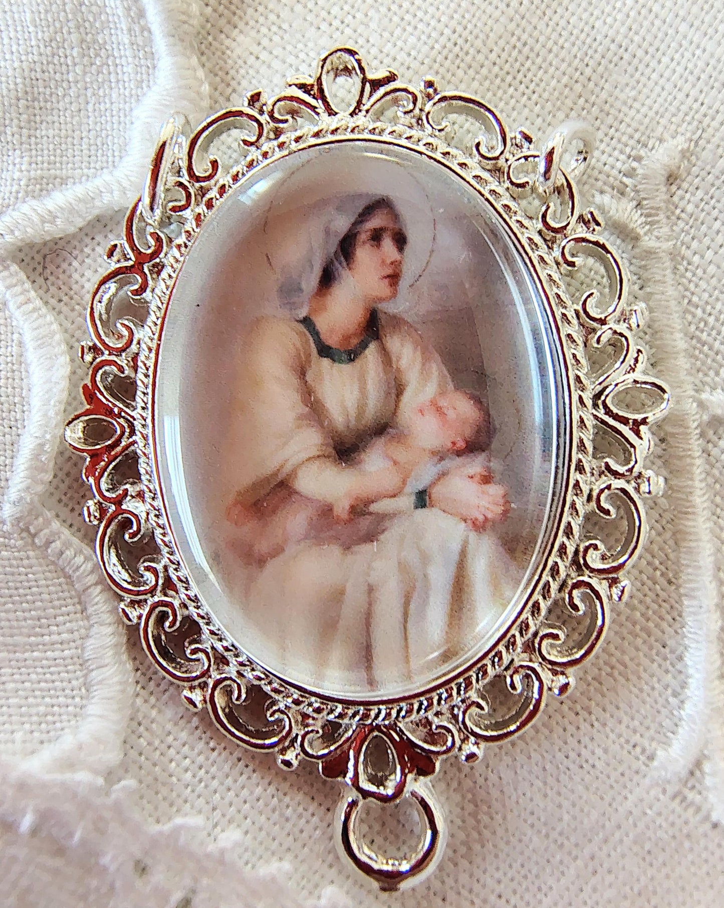 Rosary Centerpiece Bouguereau Madonna and Child Silver or Gold-Plated Catholic Pendant Czech Crystal Chaplet Connector Nativity